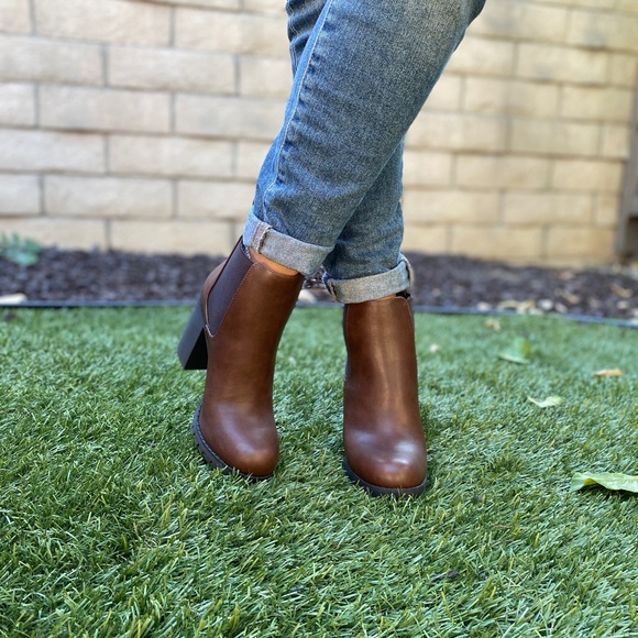 Women Brown Faux Leather Chelsea Ankle Booties - Picture 2 of 5